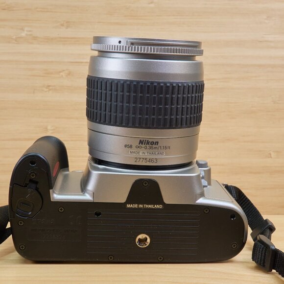 Nikon F55 Film SLR 35mm Film Camera, with AF Nikkor 28-80mm f3.3-5.6G Lens - Picture 8 of 9